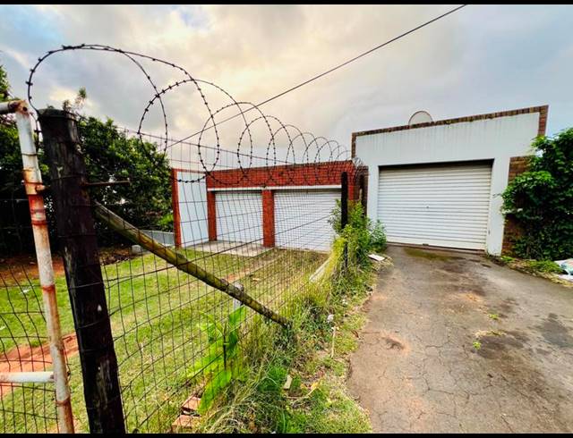 6 BEDROOM HOUSE FOR SALE IN GLENMORE